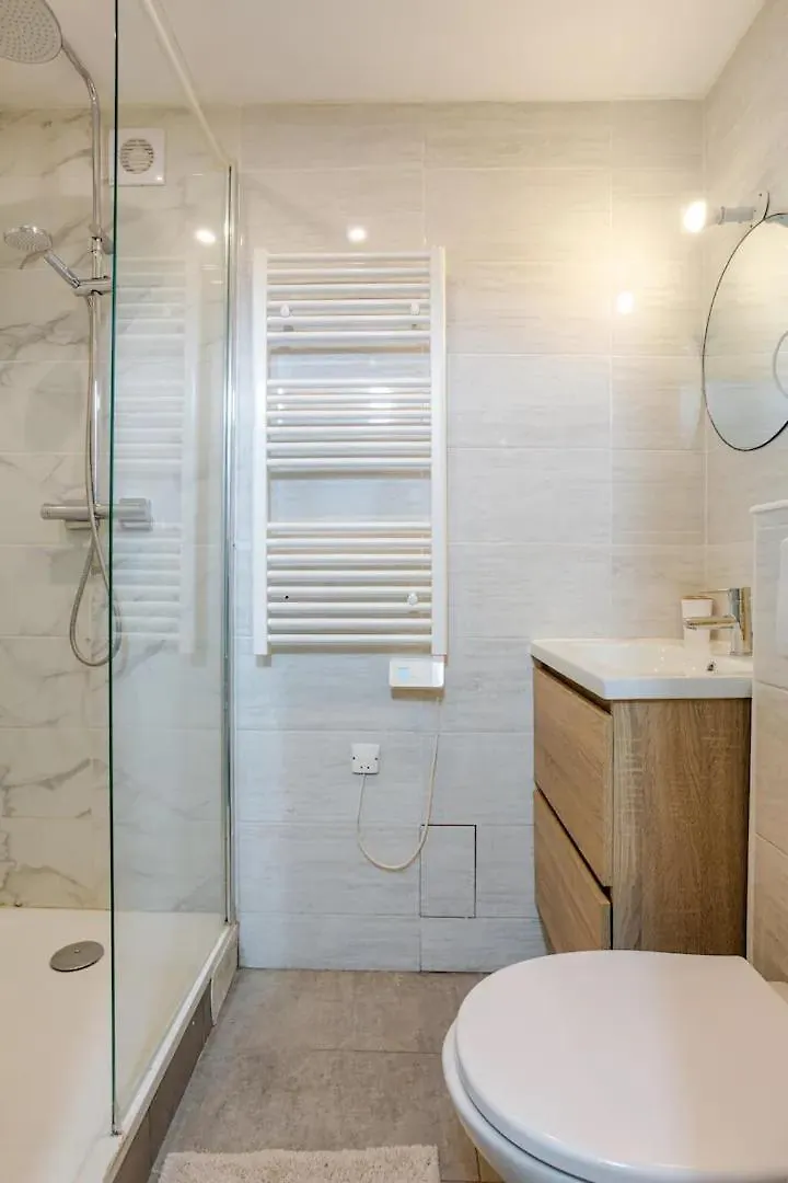 Superbe Studio Gambetta Daire Paris